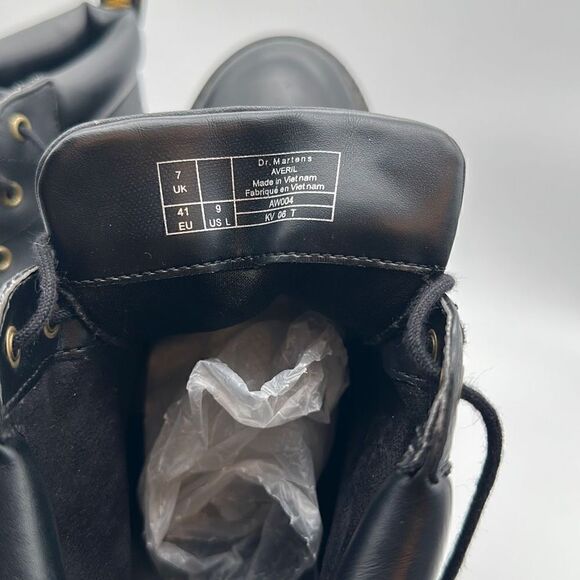 Dr Martens Averil Black Leather Heel Booties Sz 9 US‎ Lace-Up Block Heel Women's - Picture 6 of 6